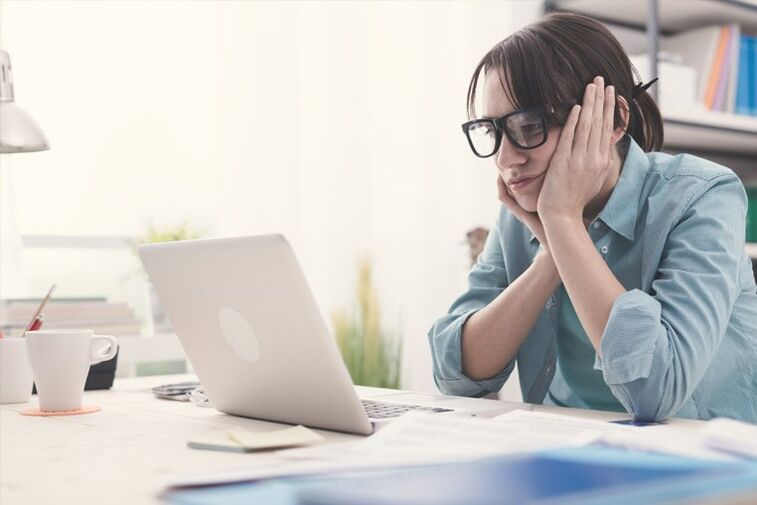 Pour le calcul quotidien des calories avec une bonne nutrition, vous devez même prendre en compte le travail de bureau